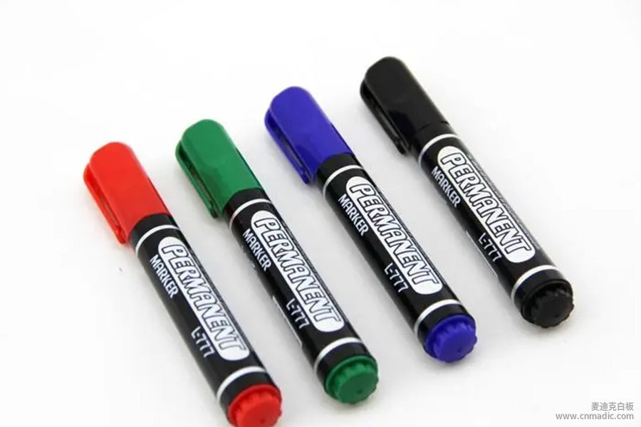 「白板百科」用記號(hào)筆在白板上寫(xiě)字會(huì)怎么樣？會(huì)擦不掉。